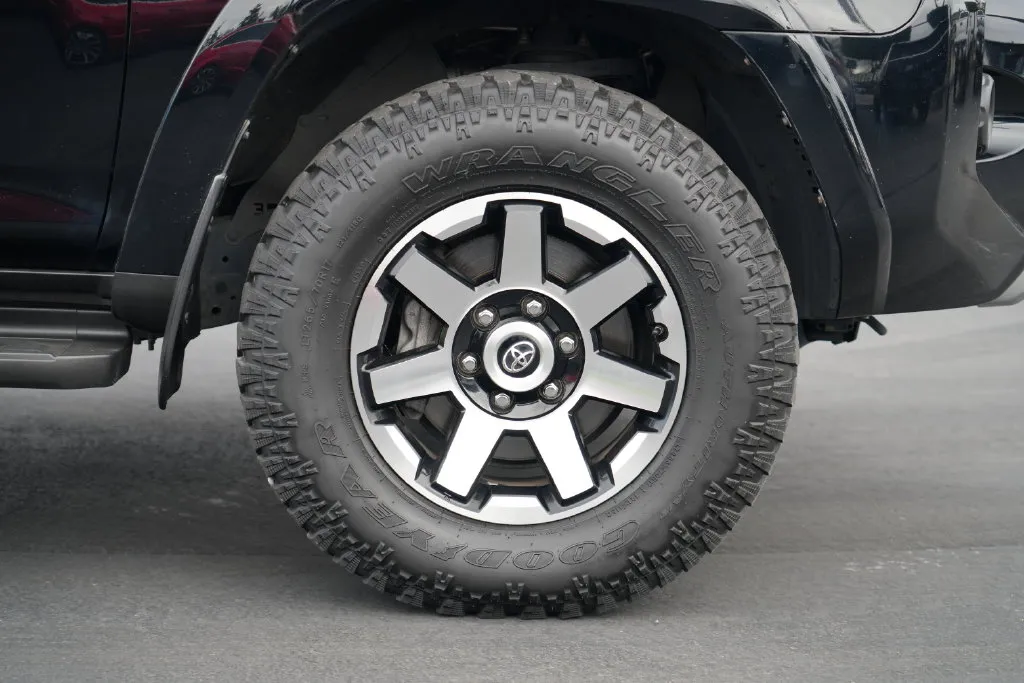 Toyota 4Runner photo 7