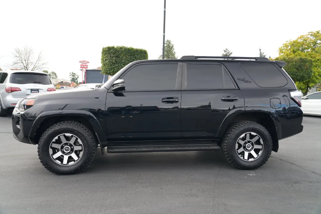 Toyota 4Runner photo 12