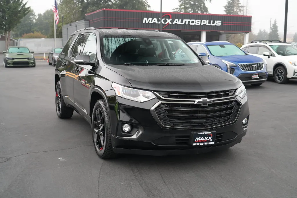 Chevrolet Traverse photo 2