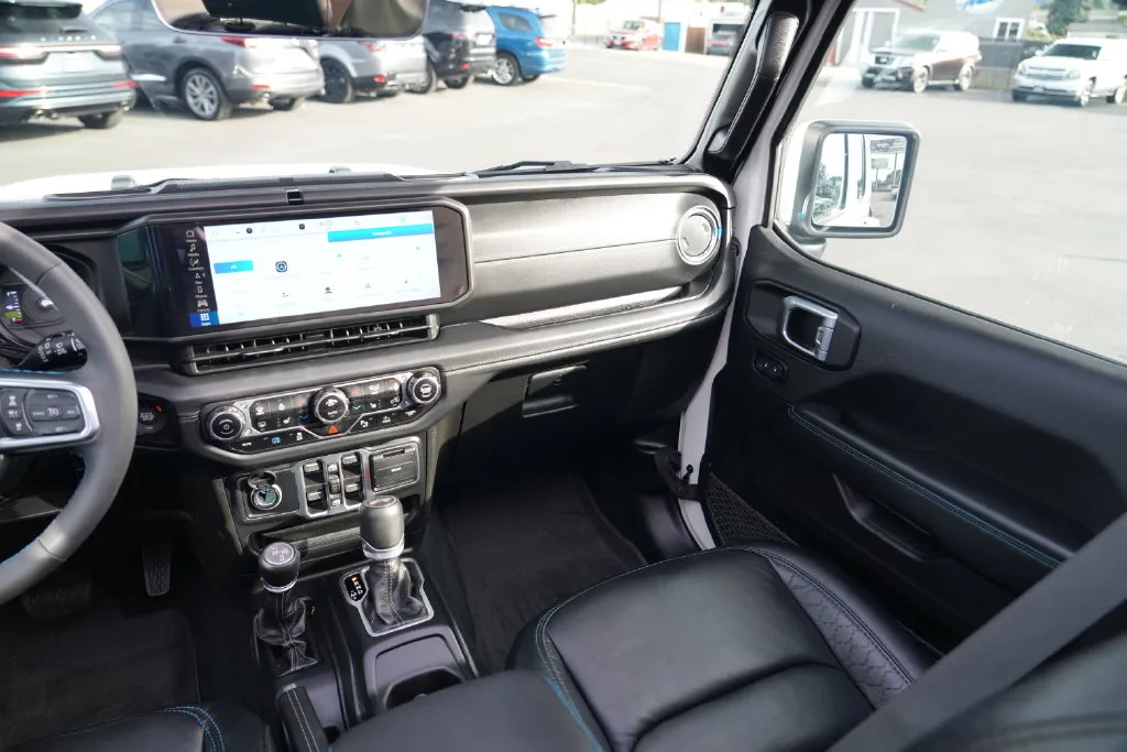 Jeep Wrangler photo 24