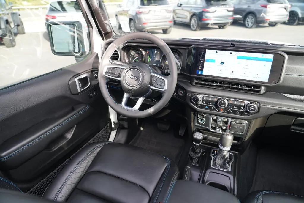 Jeep Wrangler photo 23