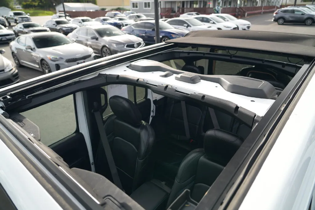 Jeep Wrangler photo 17