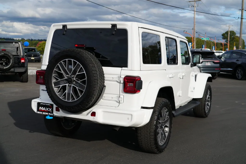 Jeep Wrangler photo 9