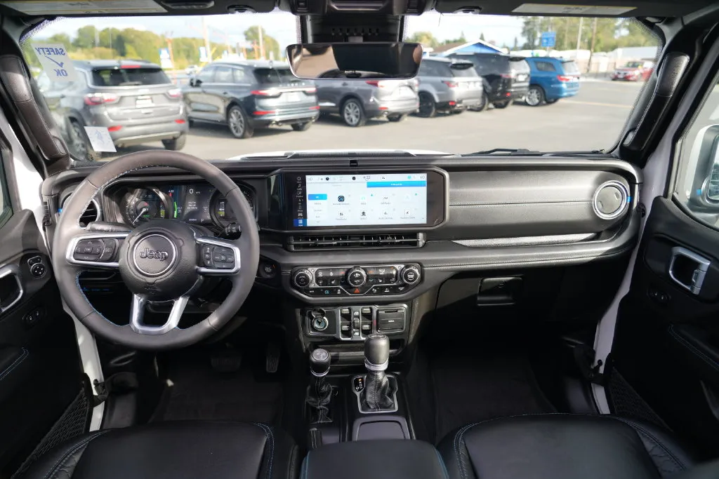 Jeep Wrangler photo 22