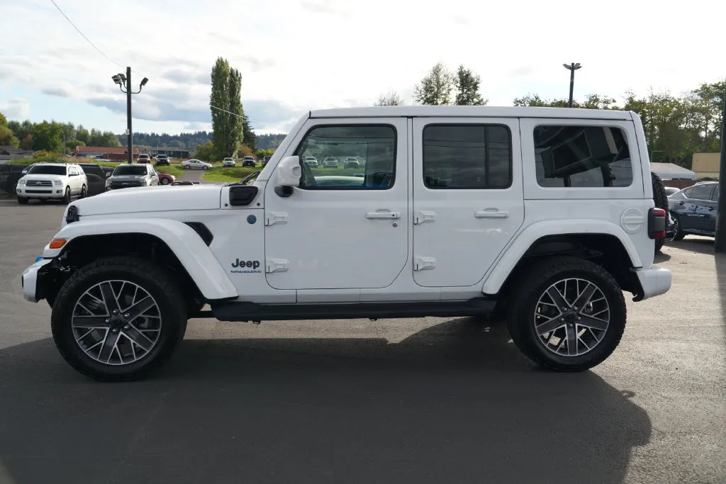 Jeep Wrangler photo 12