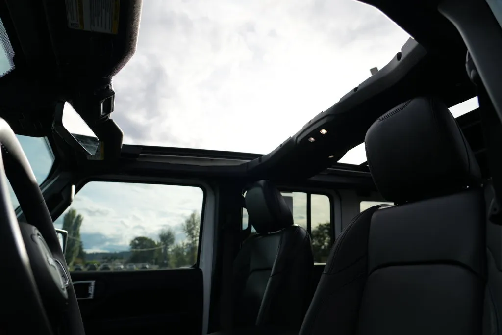 Jeep Wrangler photo 15
