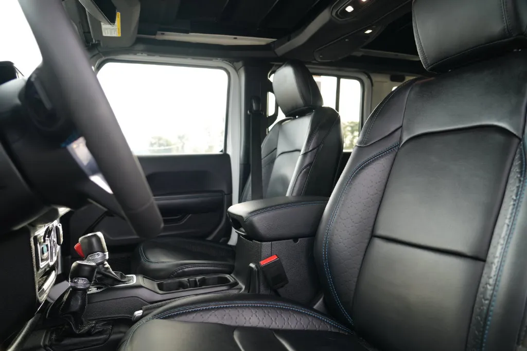 Jeep Wrangler photo 13