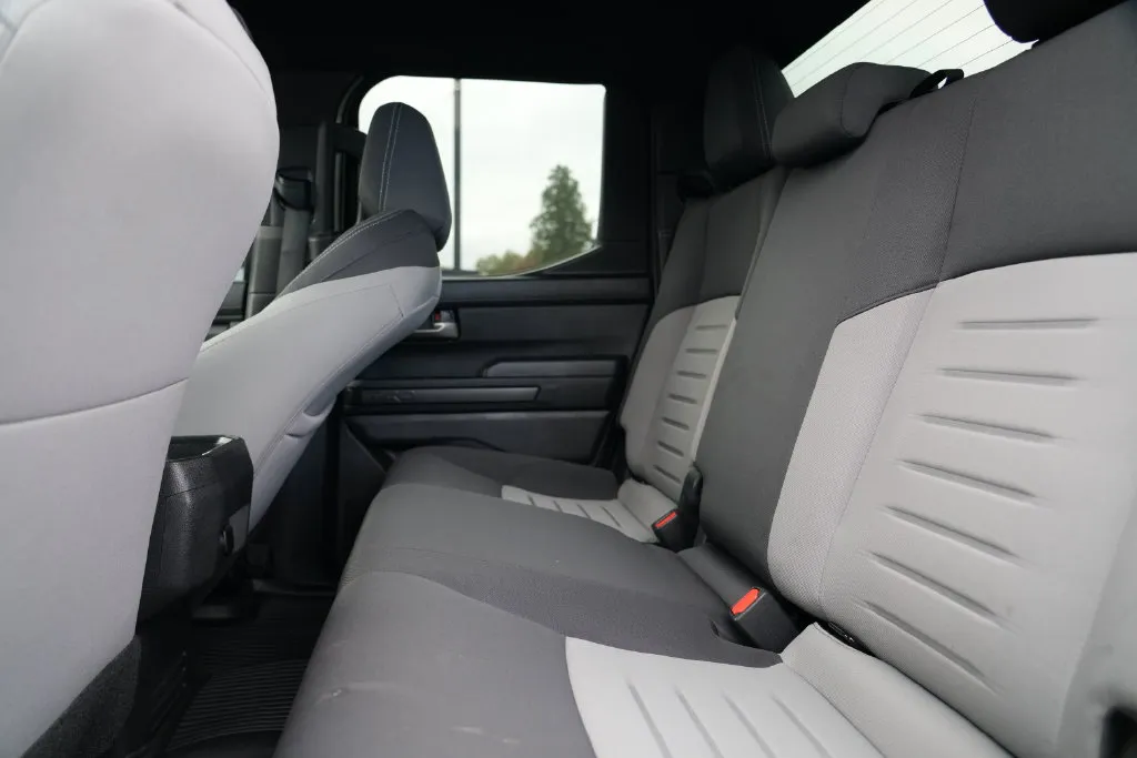 Toyota Tacoma photo 16