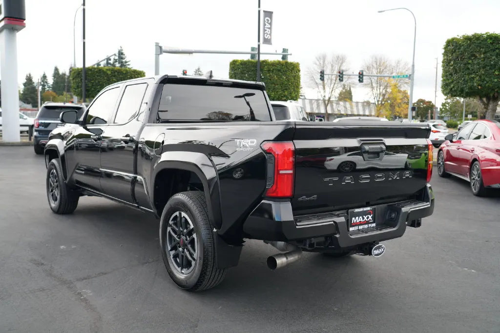 Toyota Tacoma photo 12