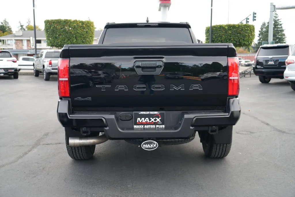 Toyota Tacoma photo 10