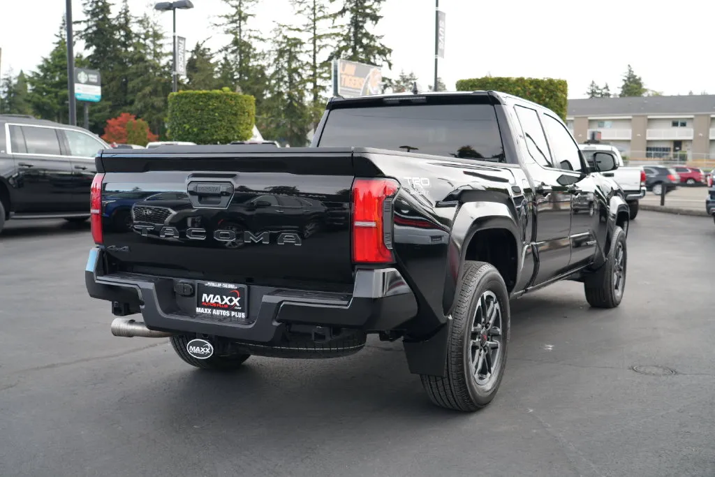 Toyota Tacoma photo 9