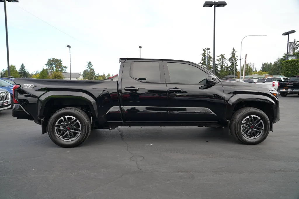 Toyota Tacoma photo 8