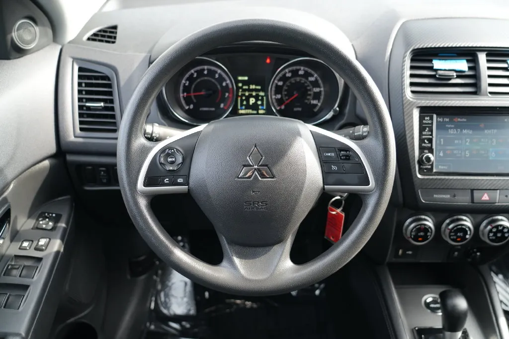 Mitsubishi Outlander Sport photo 16
