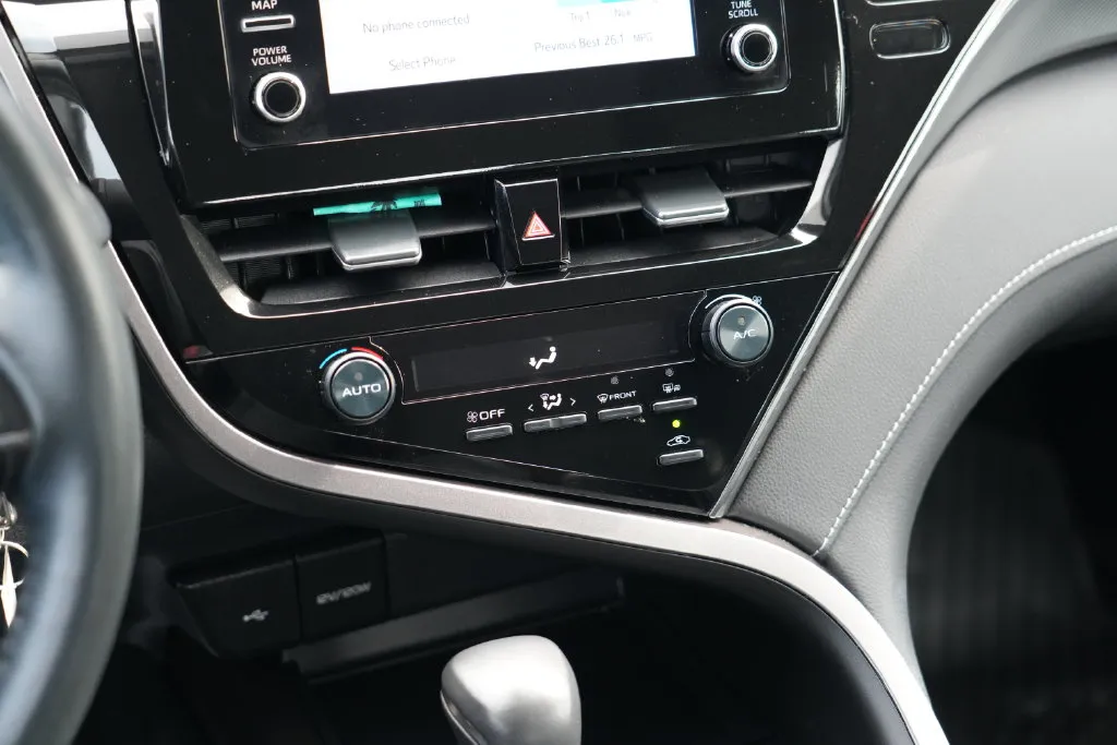 Toyota Camry photo 20