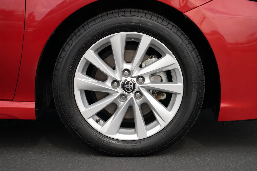 Toyota Camry photo 7