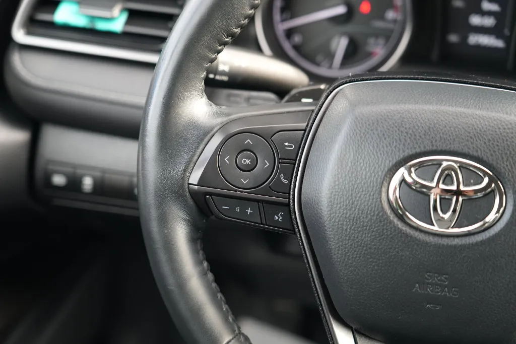 Toyota Camry photo 18