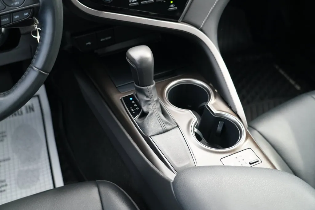 Toyota Camry photo 21