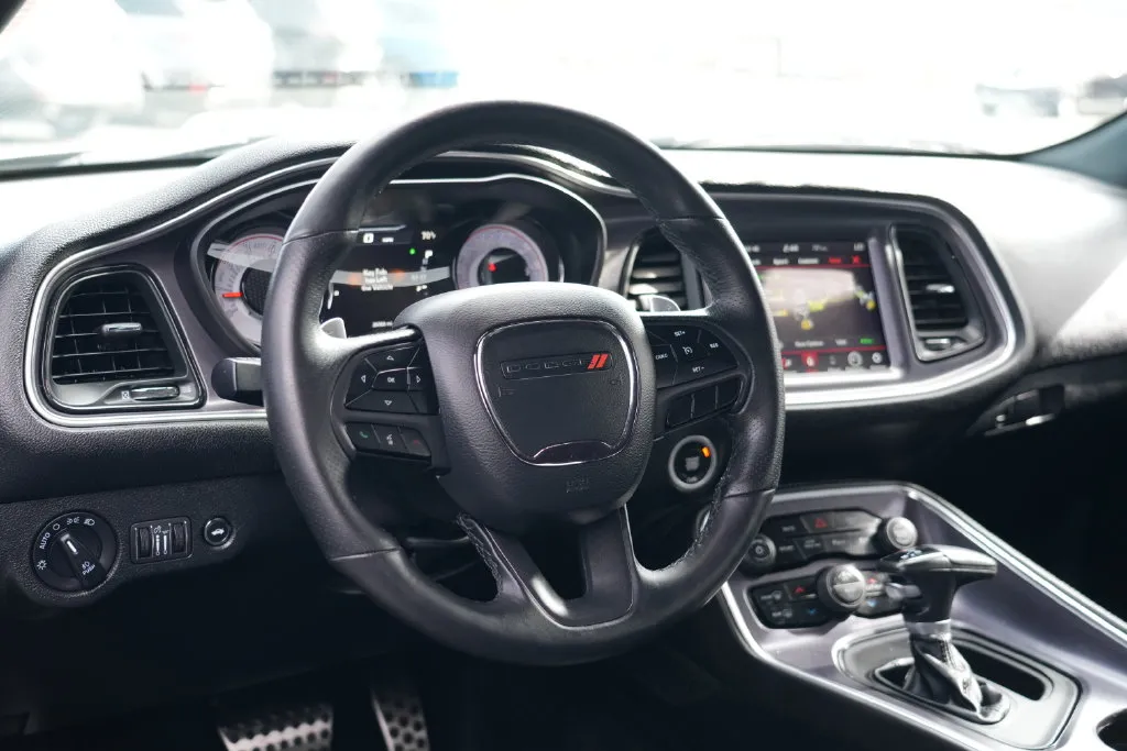 Dodge Challenger photo 13