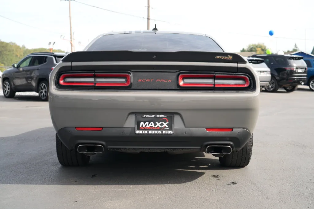 Dodge Challenger photo 10