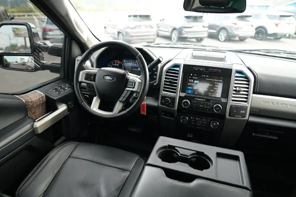 Ford F-250SD photo 24