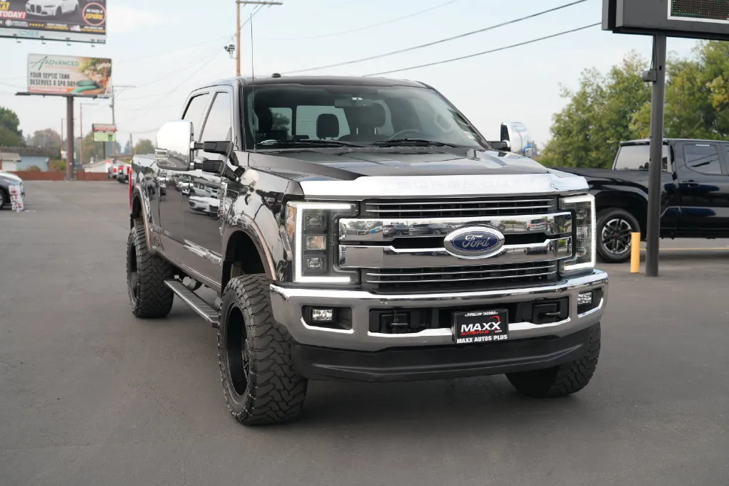 Ford F-250SD photo 2