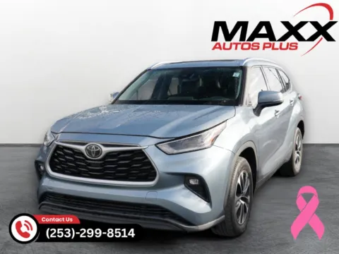 Gray 2021 Toyota Highlander XLE for sale in Puyallup, WA