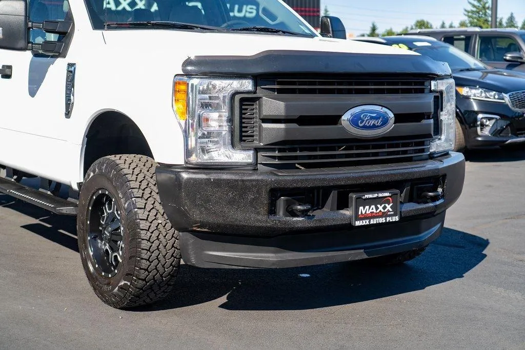 2017 Ford F-250 XLT photo 3