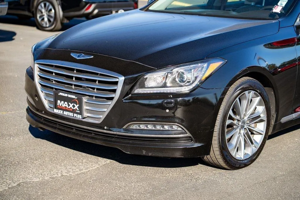 2016 Hyundai Genesis 3.8 photo 3