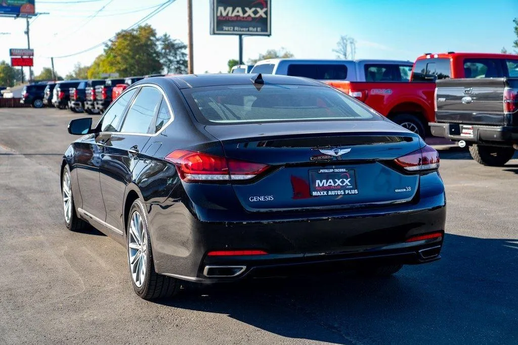 2016 Hyundai Genesis 3.8 photo 4