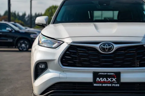 More photos of 2020 Toyota Highlander XLE at Maxx Autos Plus Puyallup, WA