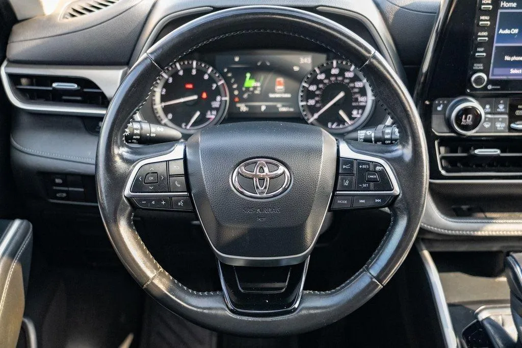 2020 Toyota Highlander XLE photo 4
