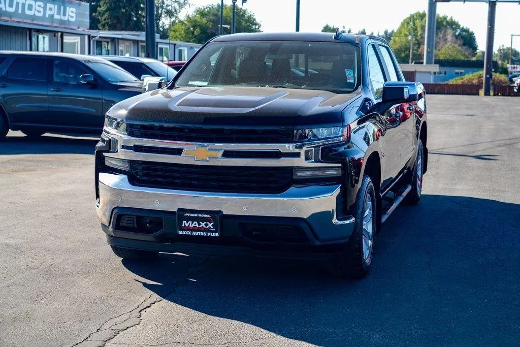 2020 Chevrolet Silverado 1500 LT photo 2