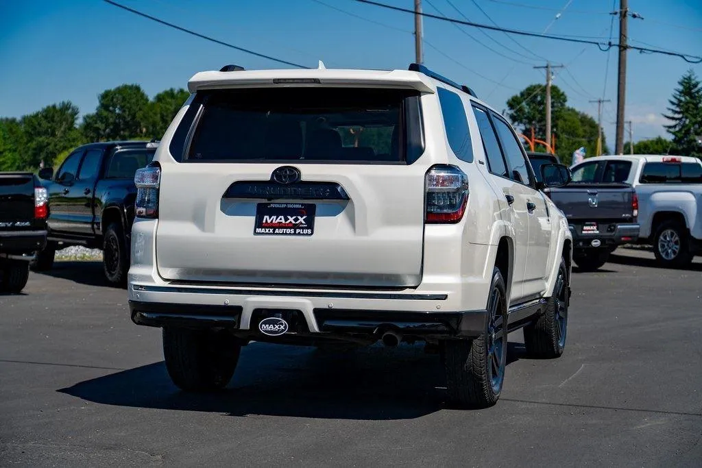 2019 Toyota 4Runner Limited Nightshade Edition Sport photo 2