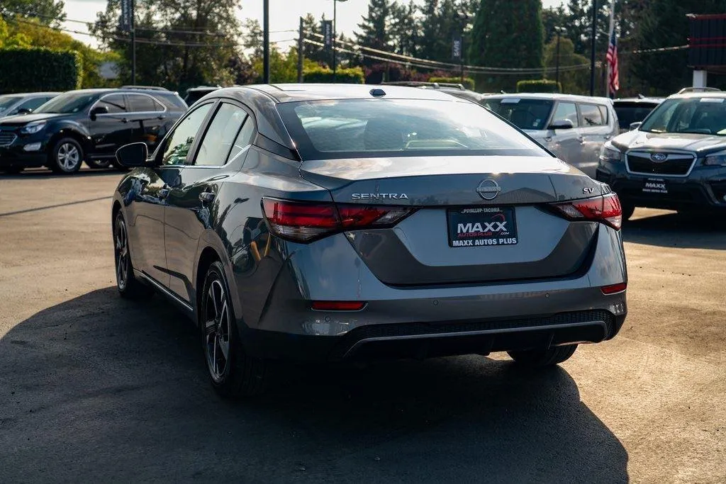 2024 Nissan Sentra SV photo 3