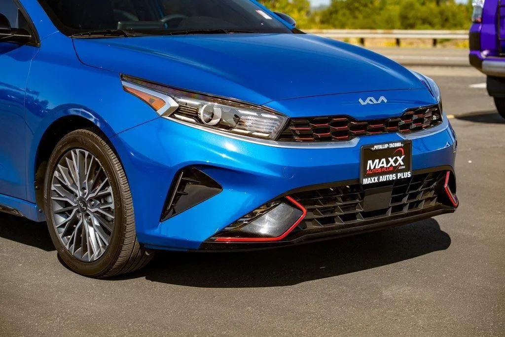2023 Kia Forte GT-Line photo 3