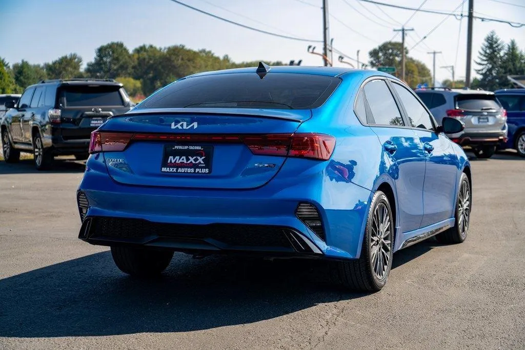 2023 Kia Forte GT-Line photo 4