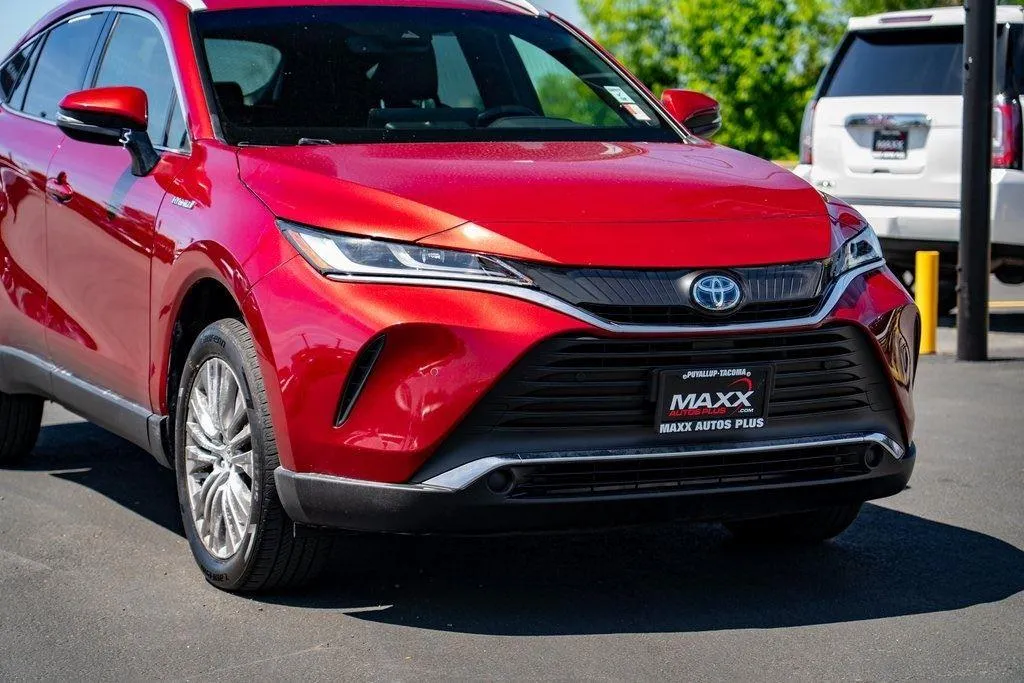 2021 Toyota Venza XLE photo 3