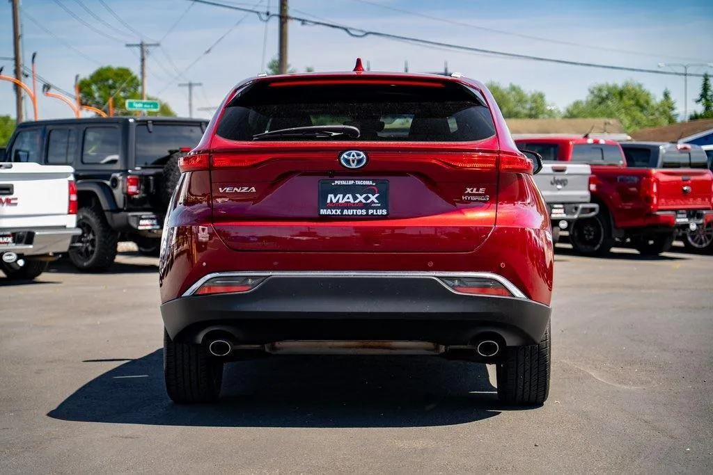 2021 Toyota Venza XLE photo 4
