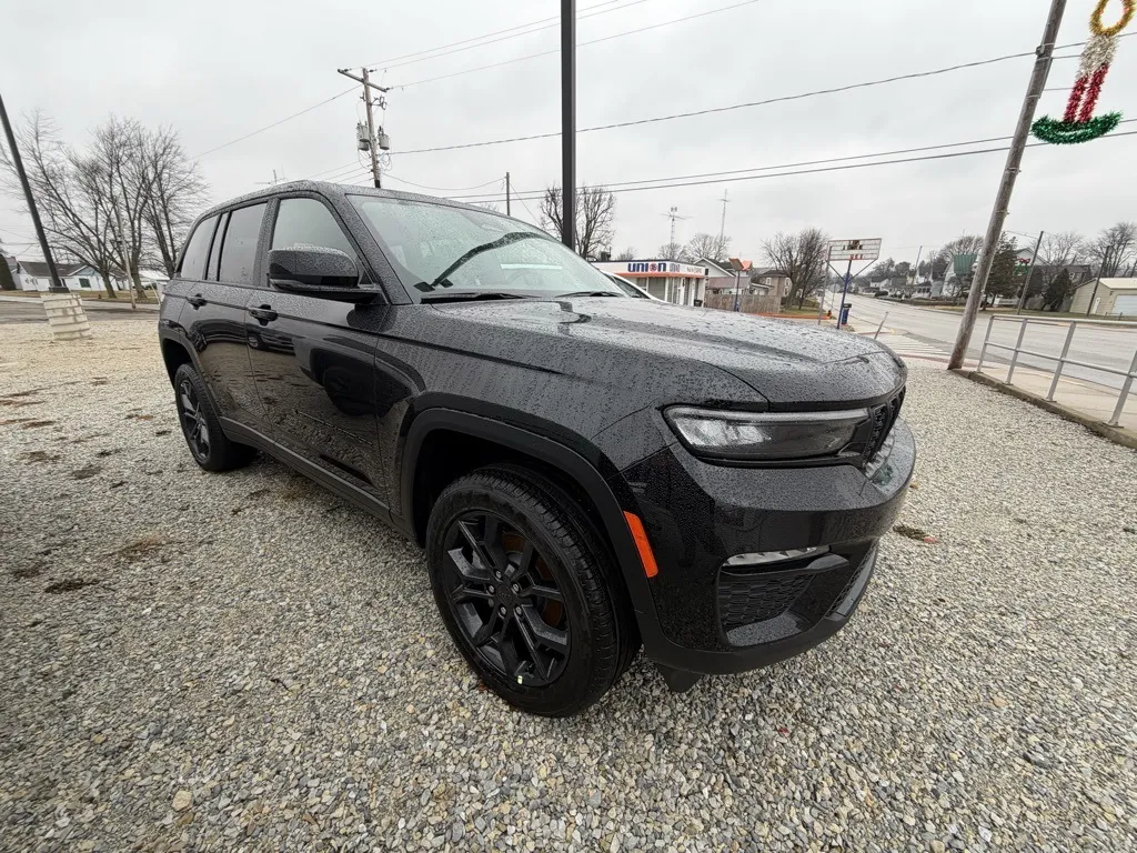 Black 2025 Jeep Grand Cherokee Limited for sale in Dunkirk, IN