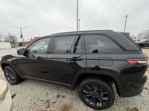 More photos of 2025 Jeep Grand Cherokee Limited at Glass Capital Chrysler Dodge Jeep RAM, IN