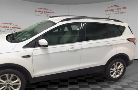More photos of 2018 Ford Escape SE at Glass Capital Chrysler Dodge Jeep RAM, IN