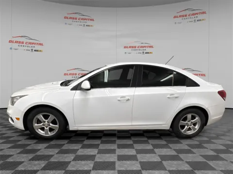 More photos of 2016 Chevrolet Cruze Limited 1LT at Glass Capital Chrysler Dodge Jeep RAM, IN