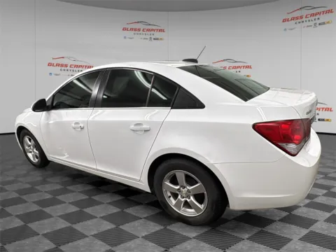 More photos of 2016 Chevrolet Cruze Limited 1LT at Glass Capital Chrysler Dodge Jeep RAM, IN