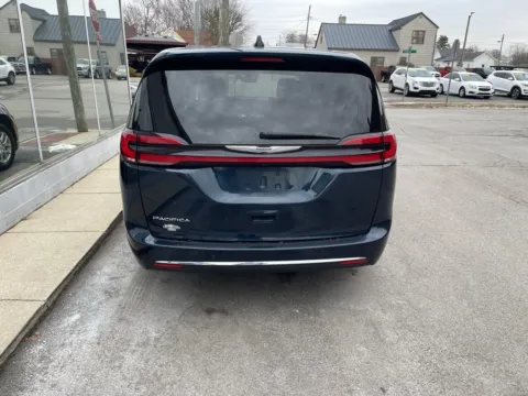 More photos of 2023 Chrysler Pacifica Touring L at Glass Capital Chrysler Dodge Jeep RAM, IN