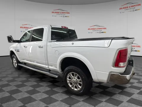 More photos of 2016 Ram 3500 Laramie at Glass Capital Chrysler Dodge Jeep RAM, IN