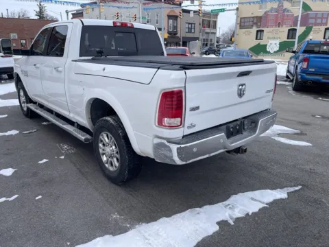 More photos of 2016 Ram 3500 Laramie at Glass Capital Chrysler Dodge Jeep RAM, IN