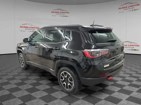 More photos of 2024 Jeep Compass Trailhawk at Glass Capital Chrysler Dodge Jeep RAM, IN