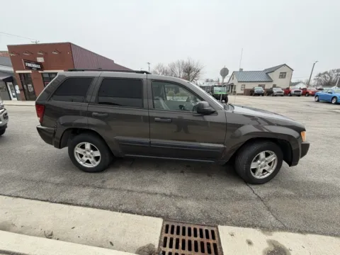 More photos of 2005 Jeep Grand Cherokee Laredo at Glass Capital Chrysler Dodge Jeep RAM, IN