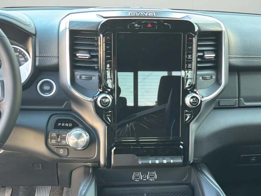 2026 RAM 1500 Laramie - Photo 24