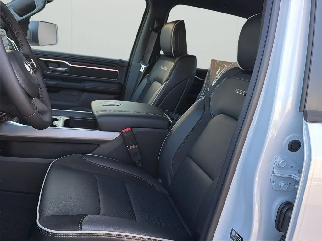2026 RAM 1500 Laramie - Photo 16